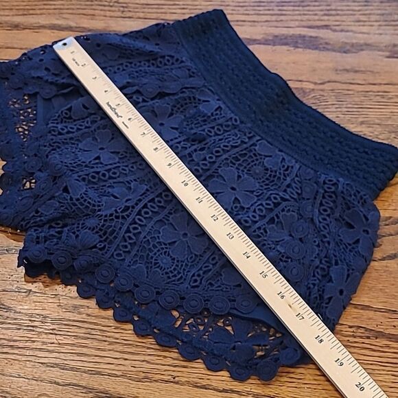 2 pair lace short shorts, lined sz M & 7/8 NWOT - Picture 2 of 11